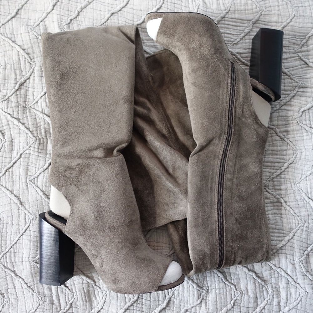UO x Jeffrey Campbell Capricorn Over-The-Knee Boot - Picture 6 of 8